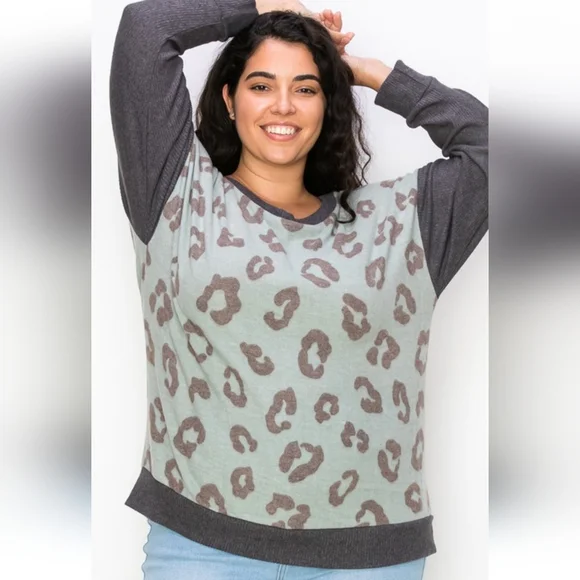 Leopard Print Crew Neck Sweater - Picture 1 of 3